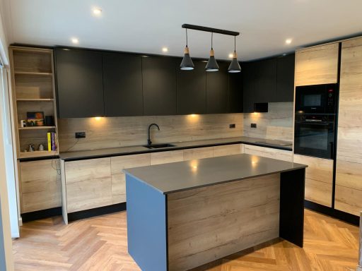 Black Supermatt & Hamilton Oak